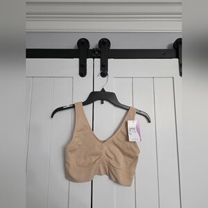 JUST MY SIZE Hanes Women's Seamless Bralette. NEW!